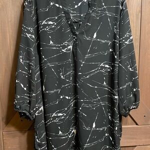 Chic Black and White MarbleTunic Blouse Size 2X